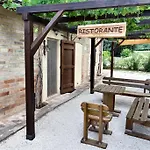 مزرعة للإقامة Casale Dei Mattonari